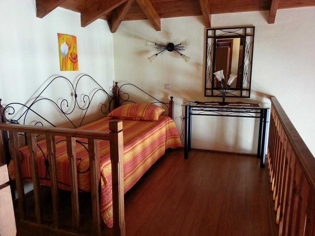 Mika'S House Villa Chalki Town Phòng bức ảnh