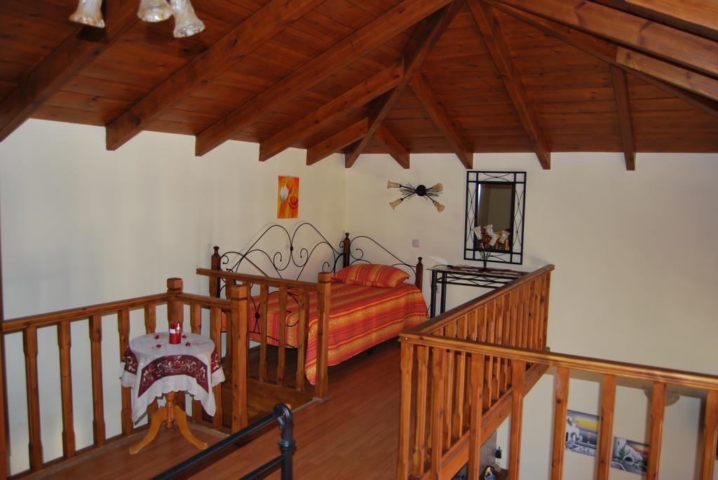 Mika'S House Villa Chalki Town Phòng bức ảnh